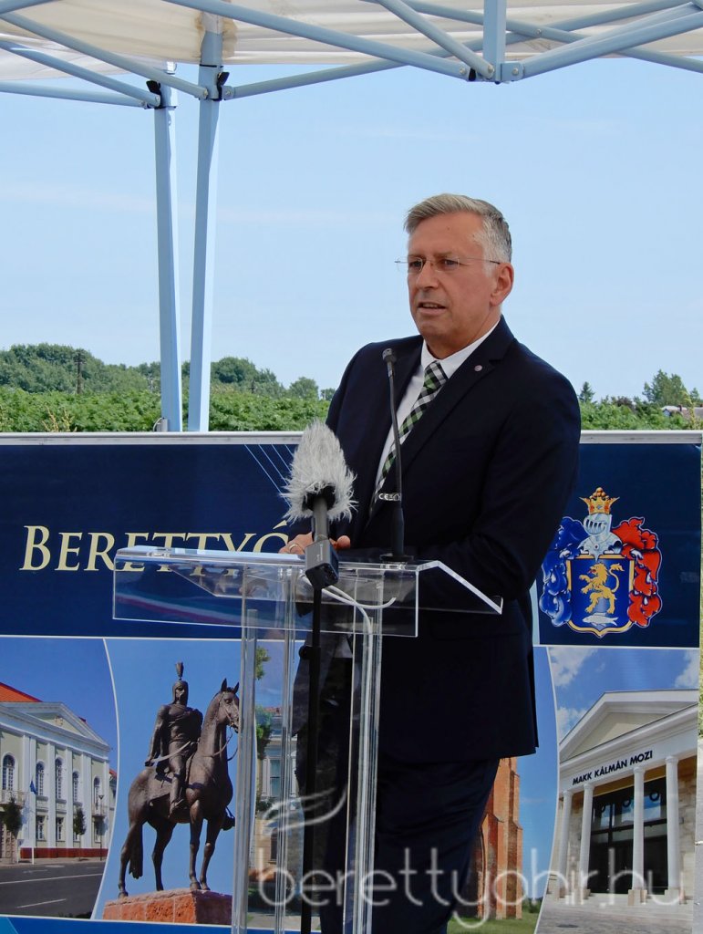 Északi iparterület átadása 11